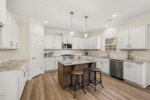 51 Starlet Rdg Way, Clayton, NC 27520