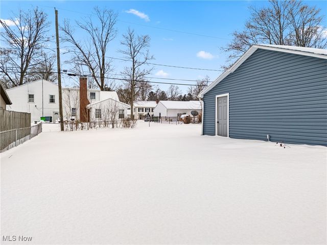 1176 Parkside Drive, Alliance, OH 44601