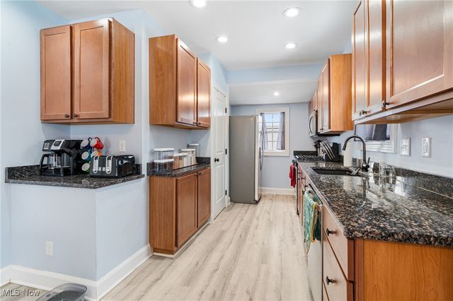 1176 Parkside Drive, Alliance, OH 44601