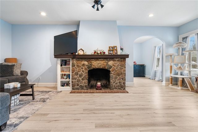 1176 Parkside Drive, Alliance, OH 44601