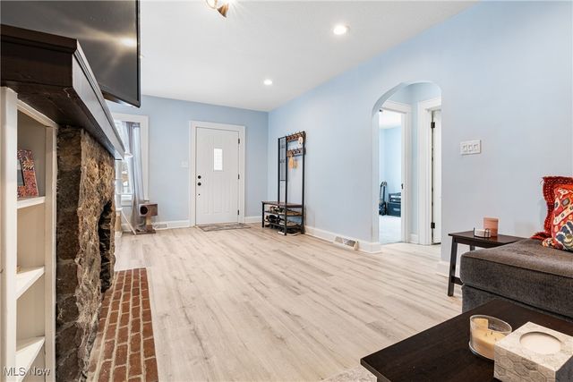 1176 Parkside Drive, Alliance, OH 44601