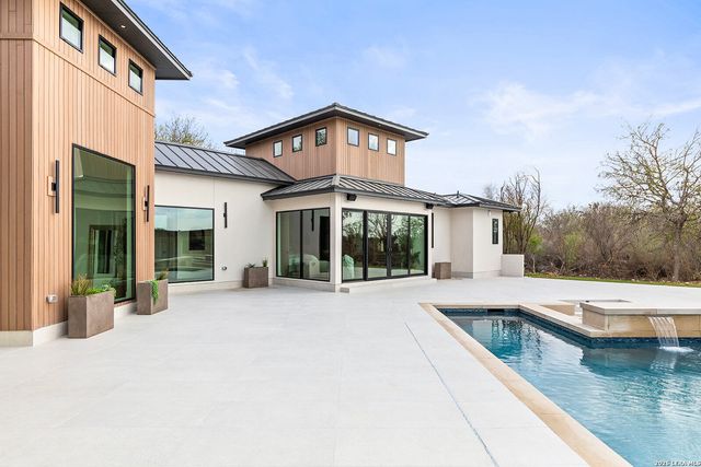 104 S Tower Drive, Hill Country Village, TX 78232