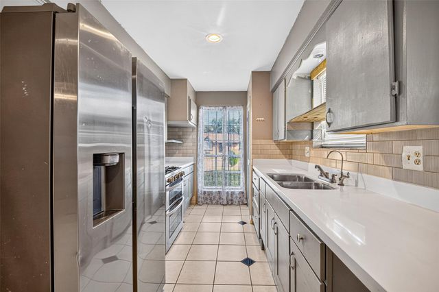 7003 Sandswept Lane, Houston, TX 77086