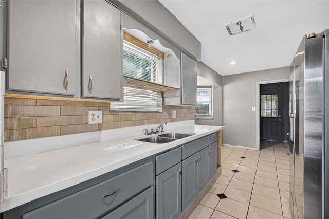 7003 Sandswept Lane, Houston, TX 77086