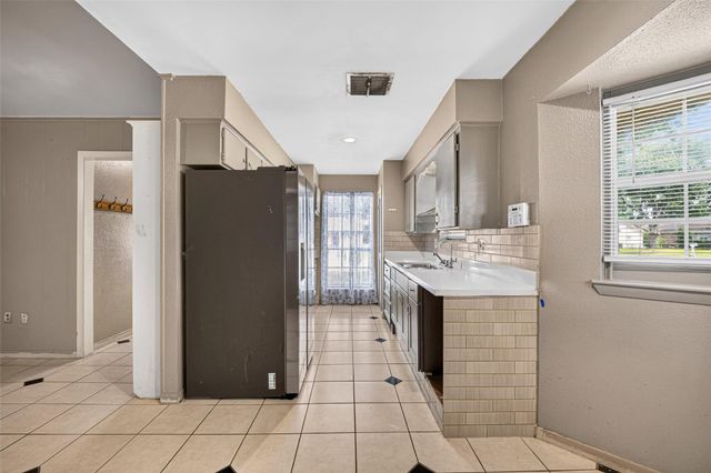 7003 Sandswept Lane, Houston, TX 77086
