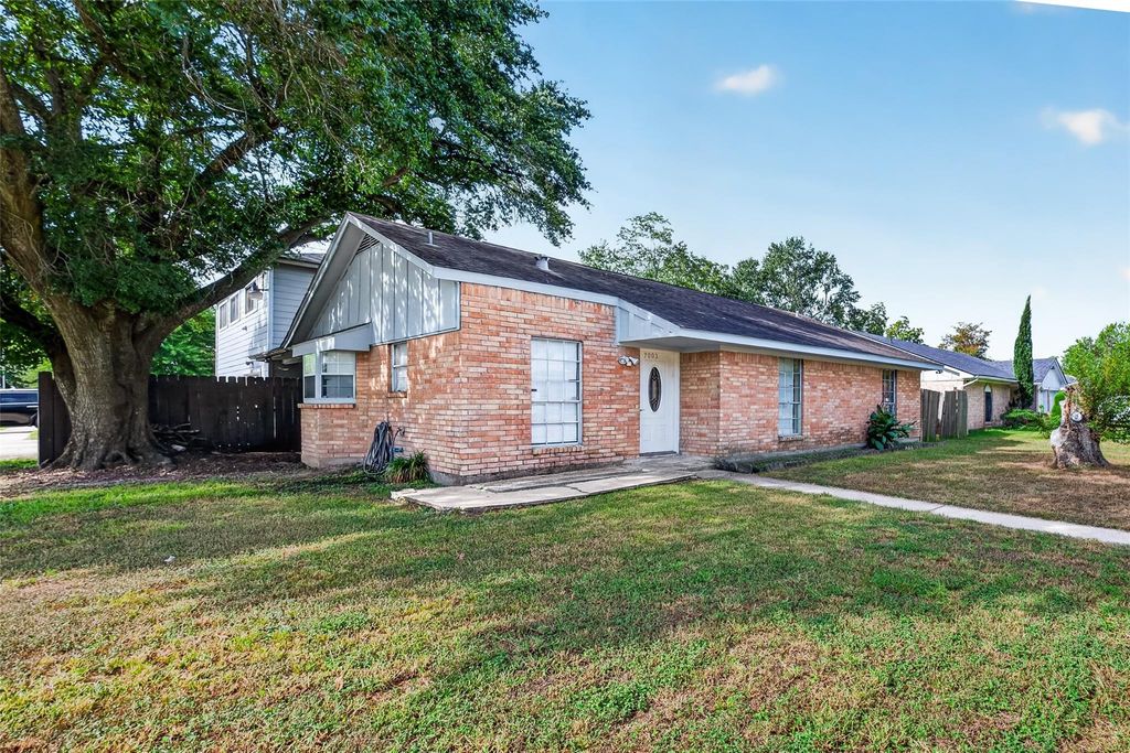 7003 Sandswept Lane, Houston, TX 77086