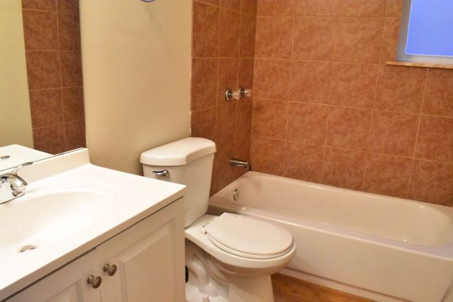 1803 W Superior Street 1, Chicago, IL 60622