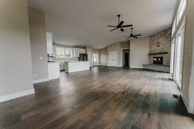 634 Beacon Street, Russell Springs, KY 42642