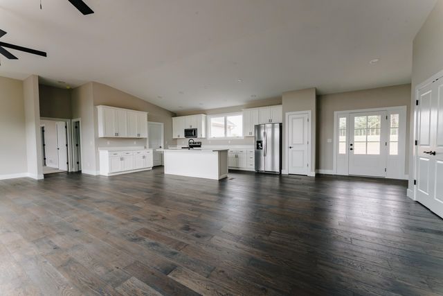 634 Beacon Street, Russell Springs, KY 42642