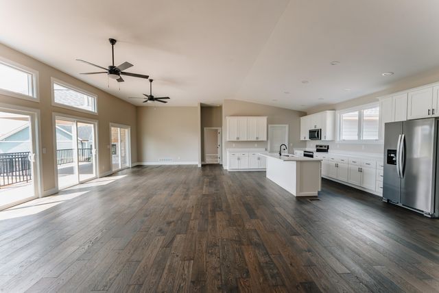 634 Beacon Street, Russell Springs, KY 42642