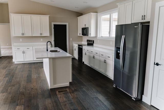 634 Beacon Street, Russell Springs, KY 42642