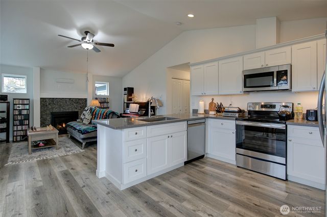 531 Point Brown Avenue SW, Ocean Shores, WA 98569