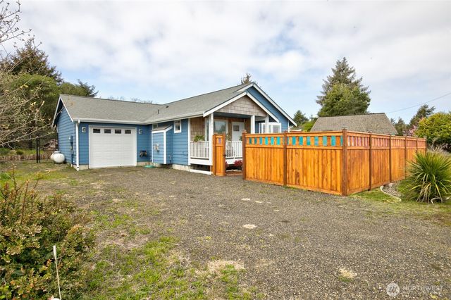 531 Point Brown Avenue SW, Ocean Shores, WA 98569