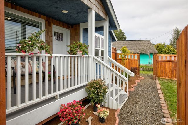 531 Point Brown Avenue SW, Ocean Shores, WA 98569