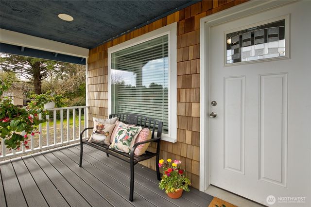 531 Point Brown Avenue SW, Ocean Shores, WA 98569