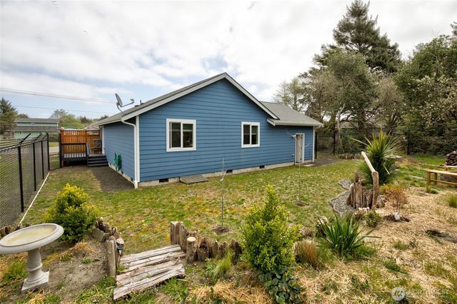 531 Point Brown Avenue SW, Ocean Shores, WA 98569