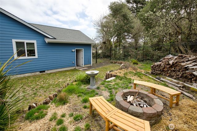 531 Point Brown Avenue SW, Ocean Shores, WA 98569