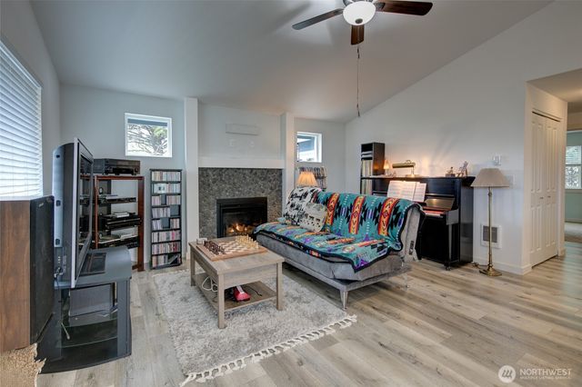 531 Point Brown Avenue SW, Ocean Shores, WA 98569