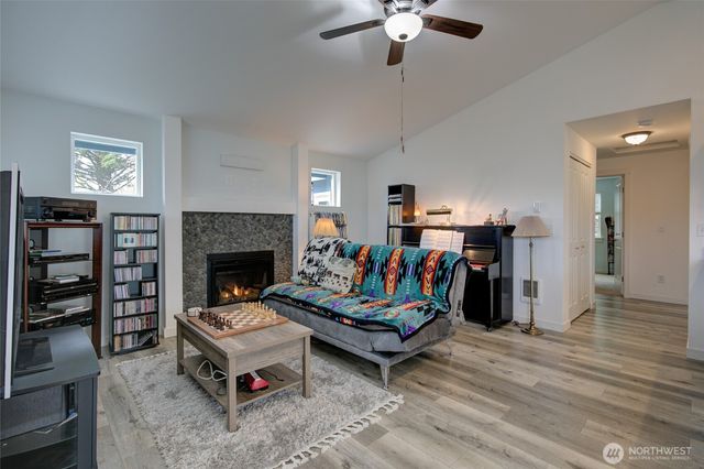 531 Point Brown Avenue SW, Ocean Shores, WA 98569