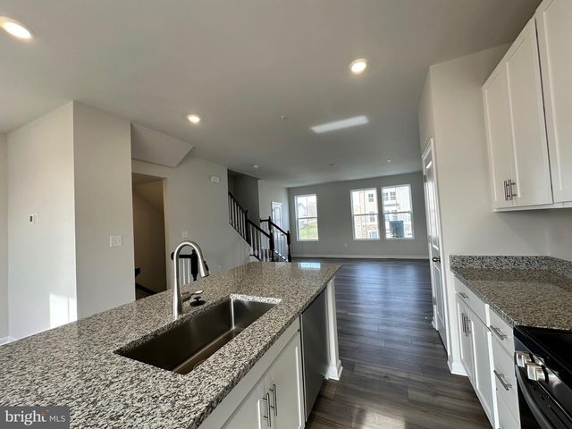 10995 BARNARD PL, White Plains, MD 20695