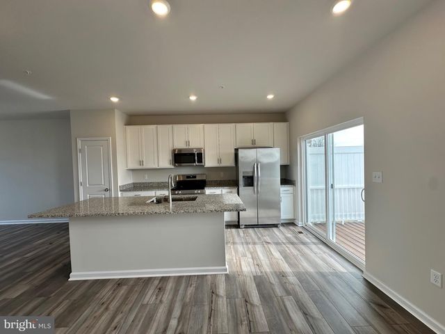 10995 BARNARD PL, White Plains, MD 20695