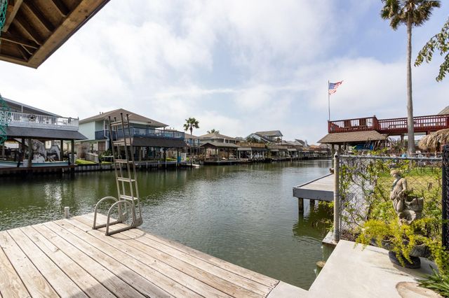 391 Ling Street, Bayou Vista, TX 77563