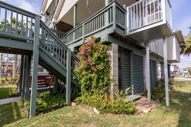 391 Ling Street, Bayou Vista, TX 77563