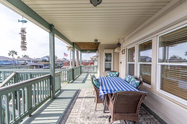 391 Ling Street, Bayou Vista, TX 77563