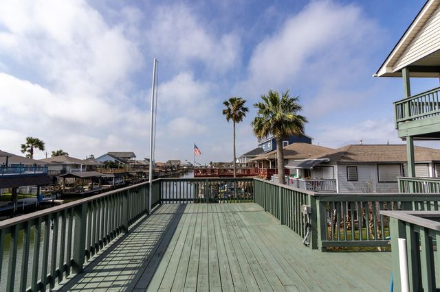 391 Ling Street, Bayou Vista, TX 77563