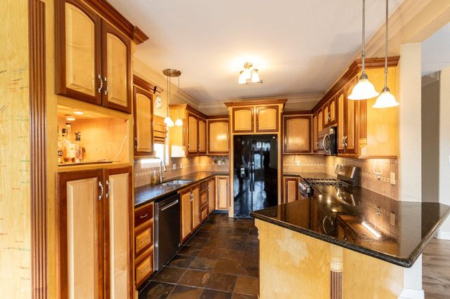 391 Ling Street, Bayou Vista, TX 77563