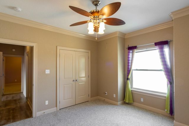 391 Ling Street, Bayou Vista, TX 77563