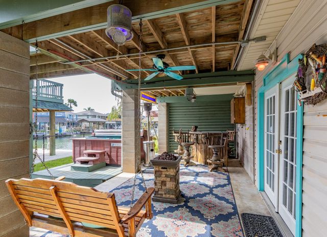 391 Ling Street, Bayou Vista, TX 77563