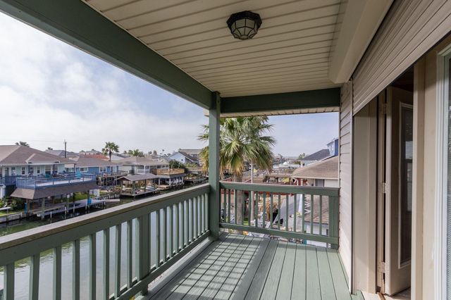 391 Ling Street, Bayou Vista, TX 77563