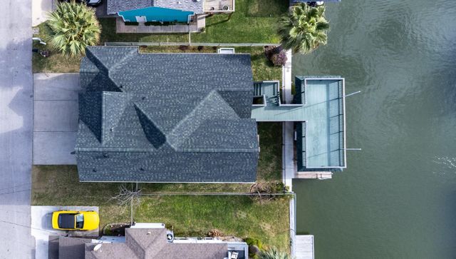 391 Ling Street, Bayou Vista, TX 77563