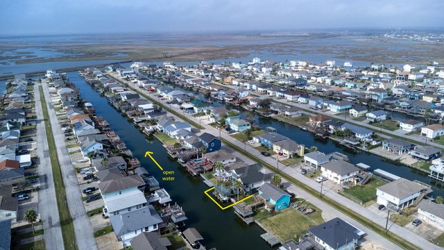 391 Ling Street, Bayou Vista, TX 77563