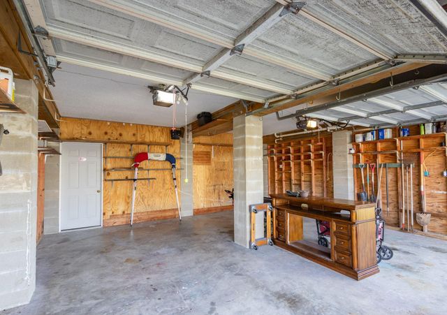 391 Ling Street, Bayou Vista, TX 77563