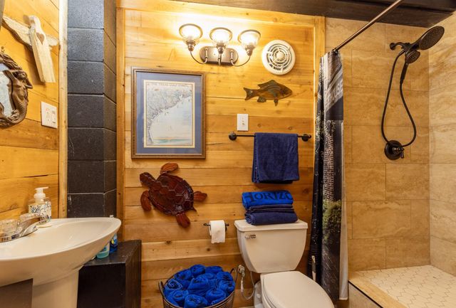 391 Ling Street, Bayou Vista, TX 77563