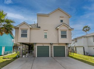 391 Ling Street, Bayou Vista, TX 77563