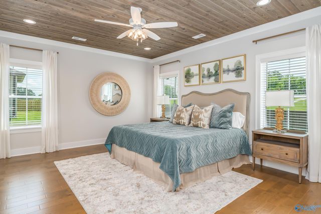 6041 Margie Collins Drive, Owens Cross Roads, AL 35763