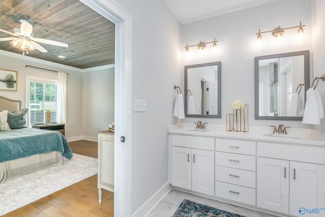 6041 Margie Collins Drive, Owens Cross Roads, AL 35763