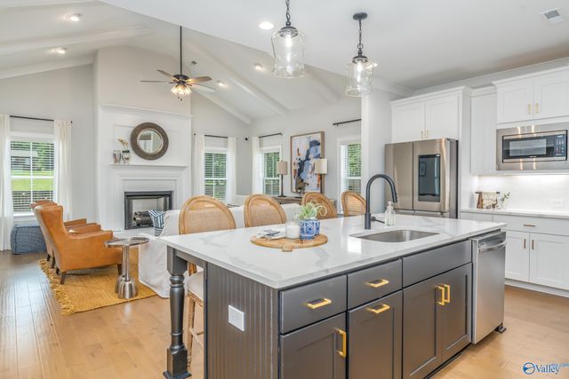 6041 Margie Collins Drive, Owens Cross Roads, AL 35763