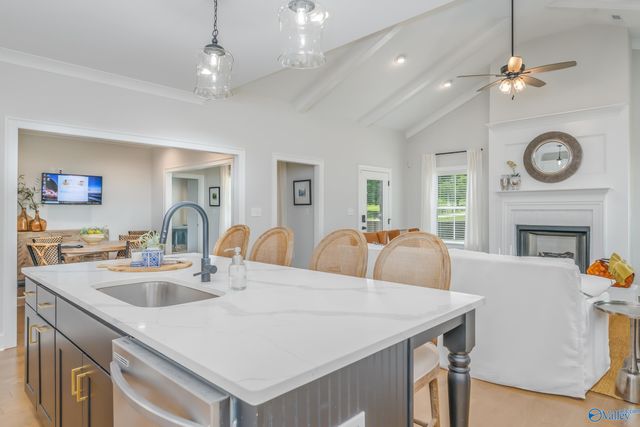 6041 Margie Collins Drive, Owens Cross Roads, AL 35763