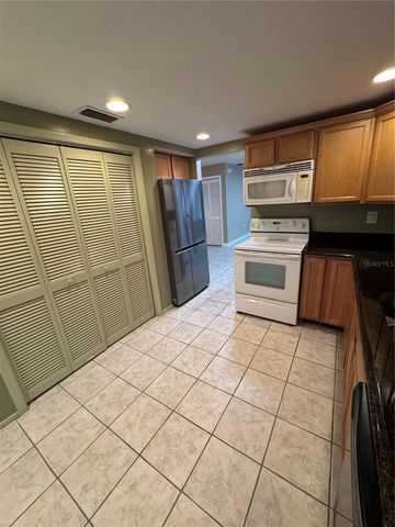 511 LONGFELLOW COURT B, Safety Harbor, FL 34695