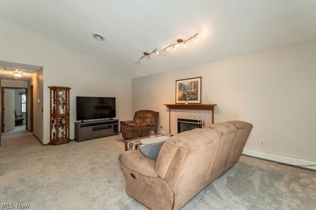 340 Parkway Boulevard, Madison, OH 44057