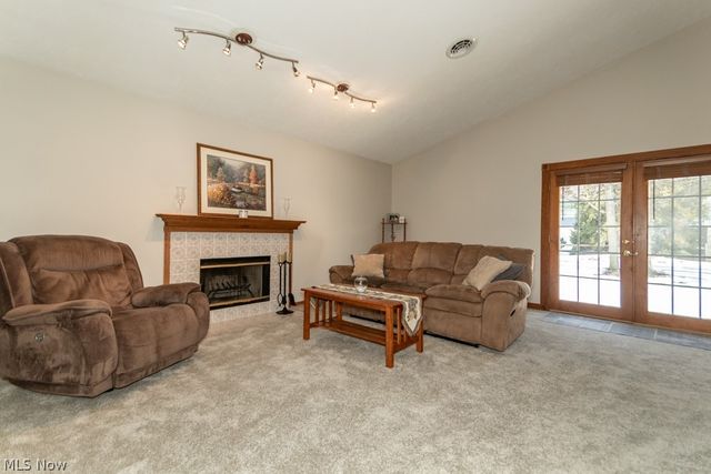 340 Parkway Boulevard, Madison, OH 44057