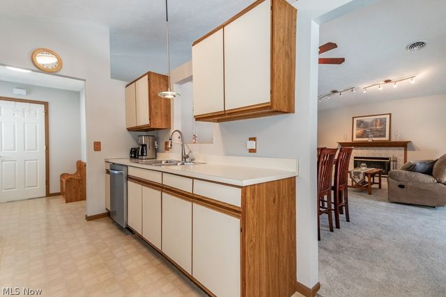 340 Parkway Boulevard, Madison, OH 44057