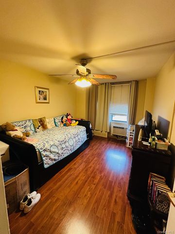 3121 middletown Road 4K, Bronx, NY 10461