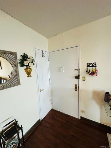 3121 middletown Road 4K, Bronx, NY 10461