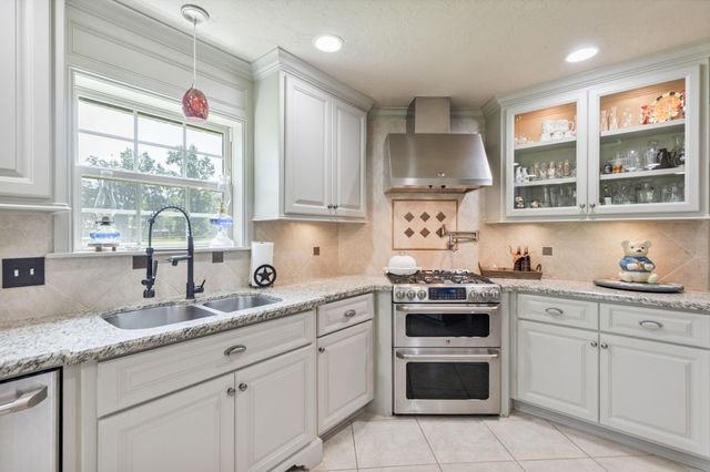 1129 Darby Loop, Conroe, TX 77385
