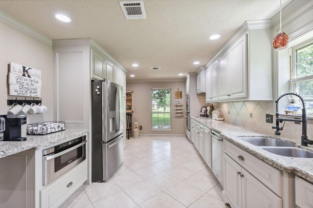 1129 Darby Loop, Conroe, TX 77385